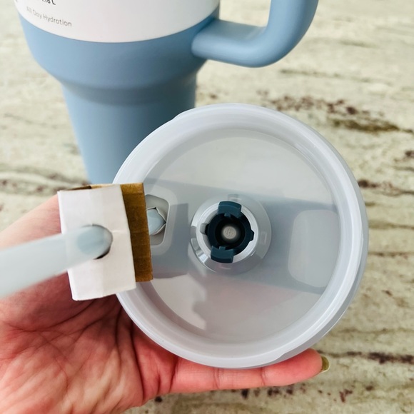 Stanley 40oz CHAMBRAY Quencher flowstate h2.0 tumbler NWT - Picture 8 of 8